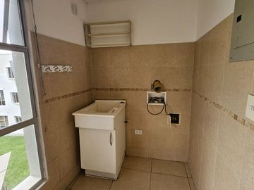 Tumbaco, Sector Gasolinera Puma, Amplio departamento de 3 dormitorios en venta