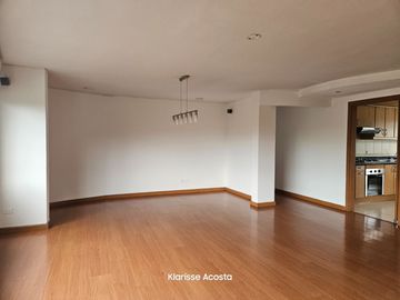 Tumbaco, Sector Gasolinera Puma, Amplio departamento de 3 dormitorios en venta