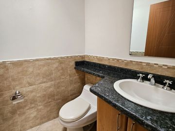 Tumbaco, Sector Gasolinera Puma, Amplio departamento de 3 dormitorios en venta