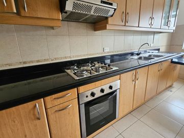 Tumbaco, Sector Gasolinera Puma, Amplio departamento de 3 dormitorios en venta