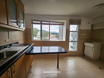 Tumbaco, Sector Gasolinera Puma, Amplio departamento de 3 dormitorios en venta