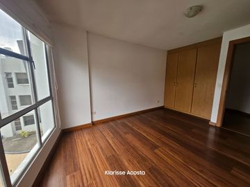 Tumbaco, Sector Gasolinera Puma, Amplio departamento de 3 dormitorios en venta