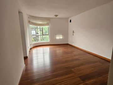 Tumbaco, Sector Gasolinera Puma, Amplio departamento de 3 dormitorios en venta