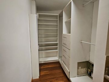 Tumbaco, Sector Gasolinera Puma, Amplio departamento de 3 dormitorios en venta