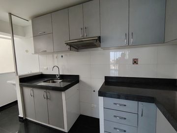 Vendo Dpto 100M2 03 Dorm Con Cochera - Piso 9 Vista a la Panamericana Sur - San Ignacio De Monterrico Santiago De Surco