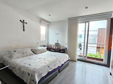 VENDO CASA PRECIOSA EN CONJUNTO CERRADO EN LA FLORIDA, MANIZALE,  DE 137M2 MAS DECK Y ZONA VERDE.