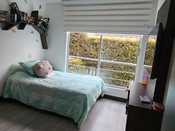VENDO CASA PRECIOSA EN CONJUNTO CERRADO EN LA FLORIDA, MANIZALE,  DE 137M2 MAS DECK Y ZONA VERDE.