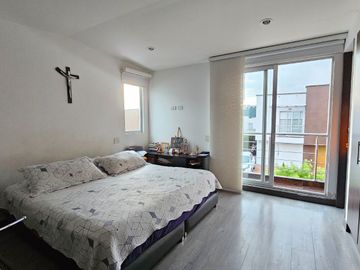 VENDO CASA PRECIOSA EN CONJUNTO CERRADO EN LA FLORIDA, MANIZALE,  DE 137M2 MAS DECK Y ZONA VERDE.
