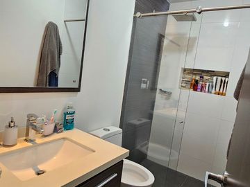 VENDO CASA PRECIOSA EN CONJUNTO CERRADO EN LA FLORIDA, MANIZALE,  DE 137M2 MAS DECK Y ZONA VERDE.