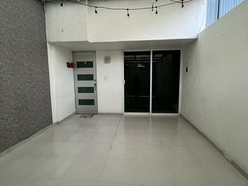 CASA EN VENTA CERCA DE PIRULES TLALNEPANTLA
