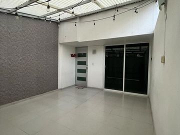 CASA EN VENTA CERCA DE PIRULES TLALNEPANTLA