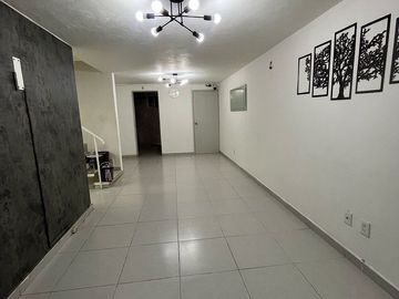 CASA EN VENTA CERCA DE PIRULES TLALNEPANTLA