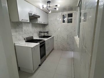 CASA EN VENTA CERCA DE PIRULES TLALNEPANTLA
