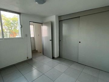 CASA EN VENTA CERCA DE PIRULES TLALNEPANTLA