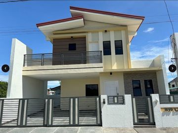 Bnew House and Lot in the Park Place Imus Cavite