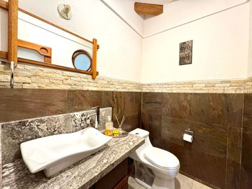 En Venta Casa en el Sector Río Sol Avenida Pumapungo