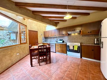 En Venta Casa en el Sector Río Sol Avenida Pumapungo