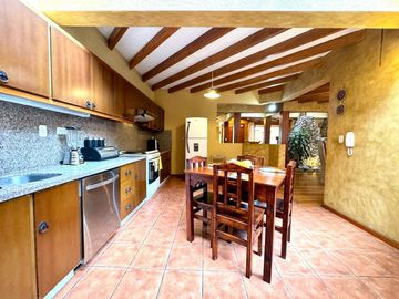 En Venta Casa en el Sector Río Sol Avenida Pumapungo
