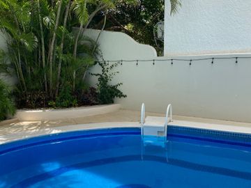 VENTA PH REMODELADO CANCUN SM 15