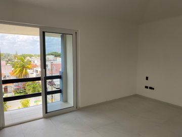 VENTA PH REMODELADO CANCUN SM 15