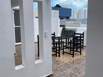 VENTA PH REMODELADO CANCUN SM 15
