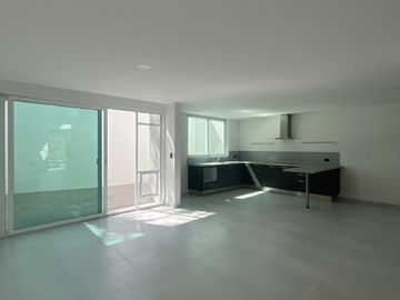 CASA EN VENTA EN EL RESIDECIAL LA CIMA $4,700,000