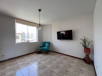 VENDO DPTO. EN SAN BORJA, amplios dormitorios, frente parque