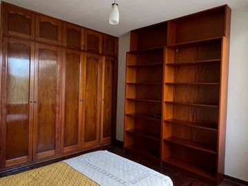 VENDO DPTO. EN SAN BORJA, amplios dormitorios, frente parque