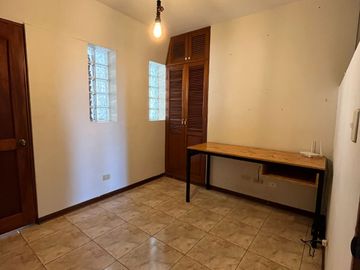 VENDO DPTO. EN SAN BORJA, amplios dormitorios, frente parque