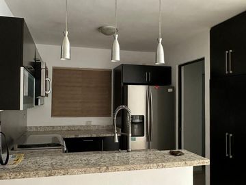 CASA EN VENTA EN APODACA, NUEVO LEON, ZONA LOS ARRECIFES, ALTA PLUSVALIA, SUPER UBICADA, MUY CERCA DE AV. ISIDRO SEPULVEDA