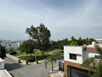 CASA EN VENTA EN APODACA, NUEVO LEON, ZONA LOS ARRECIFES, ALTA PLUSVALIA, SUPER UBICADA, MUY CERCA DE AV. ISIDRO SEPULVEDA