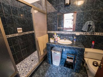 En venta linda y bien distribuida casa de 3 pisos en Monte Ebano en Surco