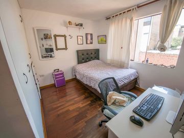 En venta linda y bien distribuida casa de 3 pisos en Monte Ebano en Surco