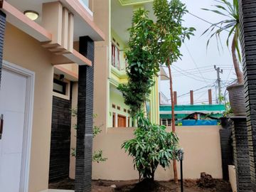 JUAL RUMAH MINIMALIS 2 LANTAI TERAWAT  DI TAMAN KOPO KATAPANG
