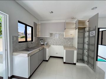 Bnew House and Lot in the Park Place Imus Cavite