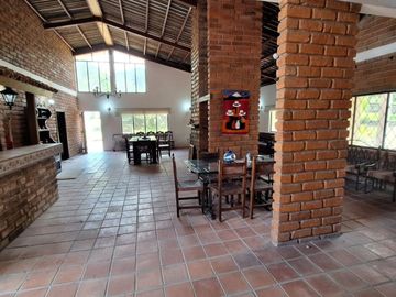 Hermosa QUINTA en Santa Isabel, Abdon Calderon (La Unión), Santa Isabel, Azuay A LA POCOS METROS DE LA ENTRADA A LA UNION