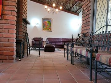 Hermosa QUINTA en Santa Isabel, Abdon Calderon (La Unión), Santa Isabel, Azuay A LA POCOS METROS DE LA ENTRADA A LA UNION