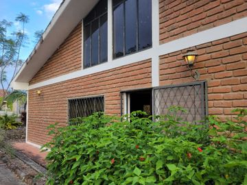 Hermosa QUINTA en Santa Isabel, Abdon Calderon (La Unión), Santa Isabel, Azuay A LA POCOS METROS DE LA ENTRADA A LA UNION