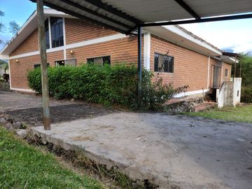 Hermosa QUINTA en Santa Isabel, Abdon Calderon (La Unión), Santa Isabel, Azuay A LA POCOS METROS DE LA ENTRADA A LA UNION