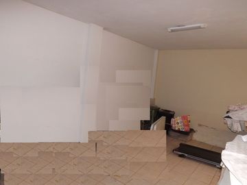 Casa venta Santiago de Surco. Frente a Parque. Amplia y segura.