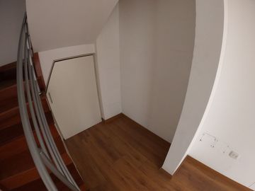 VIVE EN SAN MIGUEL TRIPLEX EN VENTA A UN PASO DE TODO!!