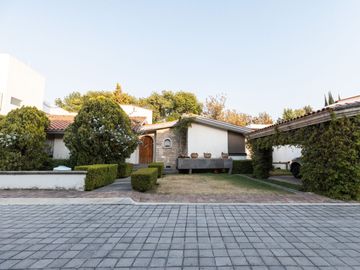 CASA DE 3 RECÁMARAS CON AMPLIO JARDÍN Y JACUZZI EN CAMINO REAL PUEBLA
