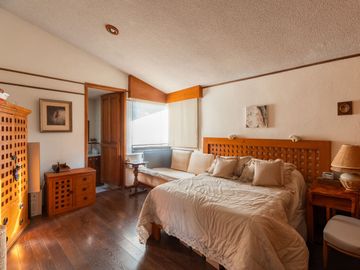 CASA DE 3 RECÁMARAS CON AMPLIO JARDÍN Y JACUZZI EN CAMINO REAL PUEBLA