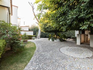 CASA DE 3 RECÁMARAS CON AMPLIO JARDÍN Y JACUZZI EN CAMINO REAL PUEBLA