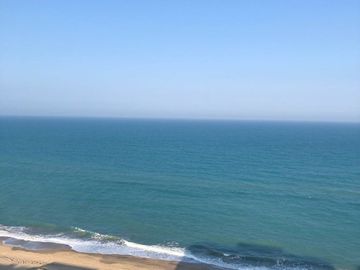 Lujoso Departamento Amueblado con excelentes vistas al mar, ubicado en Torre Cantábrica, Fracc. Velamar.