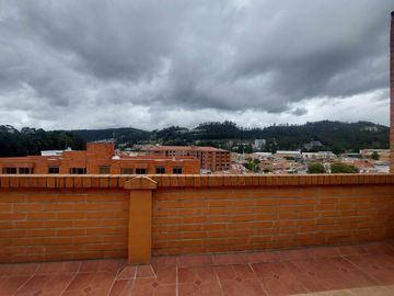 Departamento duplex de venta Av. 1ro de mayo. 2 balcones. Edif. Frente al rio 3 puentes OPORTUNIDAD