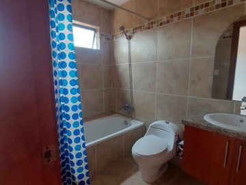 Departamento duplex de venta Av. 1ro de mayo. 2 balcones. Edif. Frente al rio 3 puentes OPORTUNIDAD