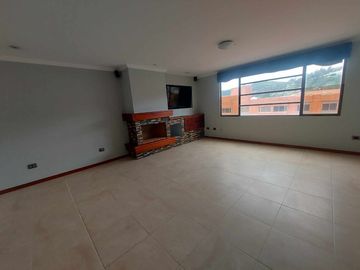 Departamento duplex de venta Av. 1ro de mayo. 2 balcones. Edif. Frente al rio 3 puentes OPORTUNIDAD