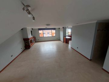 Departamento duplex de venta Av. 1ro de mayo. 2 balcones. Edif. Frente al rio 3 puentes OPORTUNIDAD