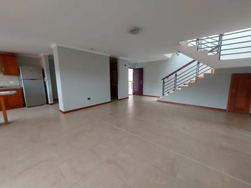 Departamento duplex de venta Av. 1ro de mayo. 2 balcones. Edif. Frente al rio 3 puentes OPORTUNIDAD